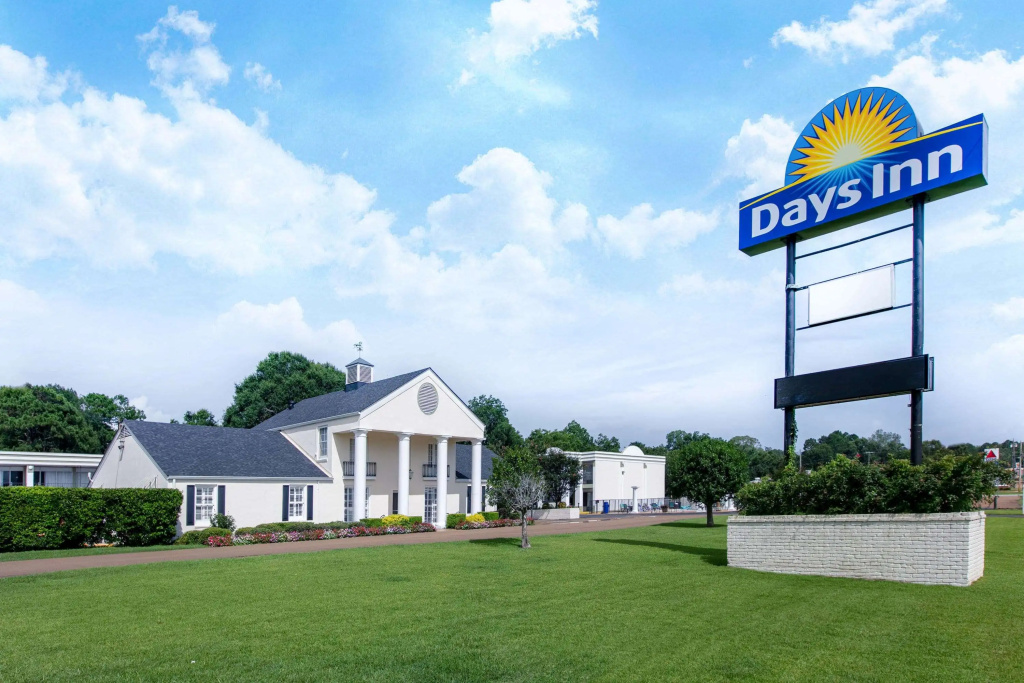 photo 1 of Days Inn by Wyndham Natchez