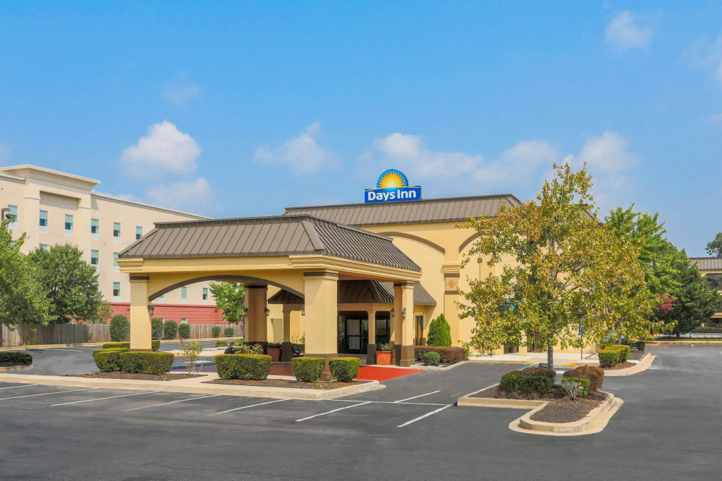 photo 1 of Days Inn by Wyndham Newark Wilmington