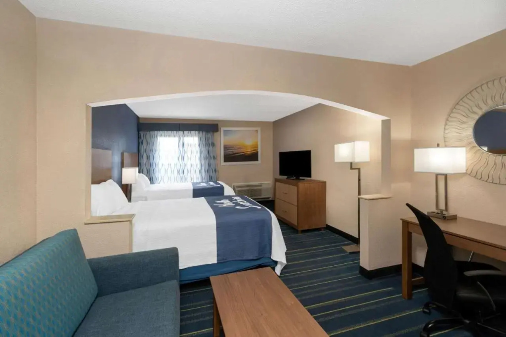 photo 1 of Days Inn Panama City 23 Rd St