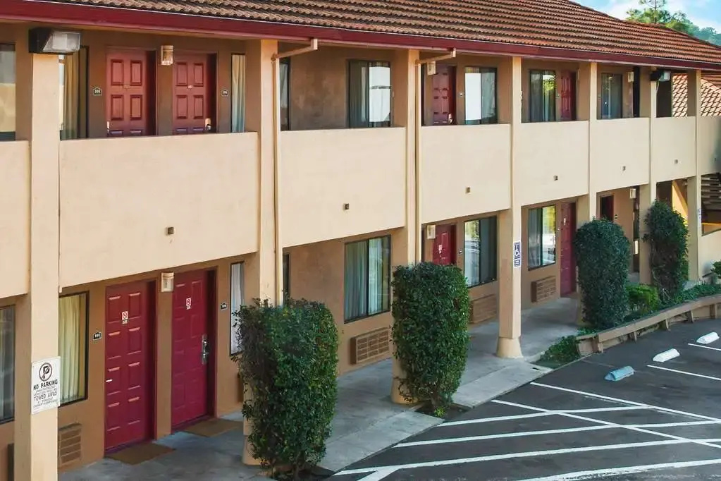 photo 1 of Days Inn Pinole Berkeley
