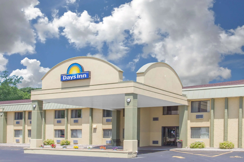 photo 1 of Days Inn by Wyndham Portage