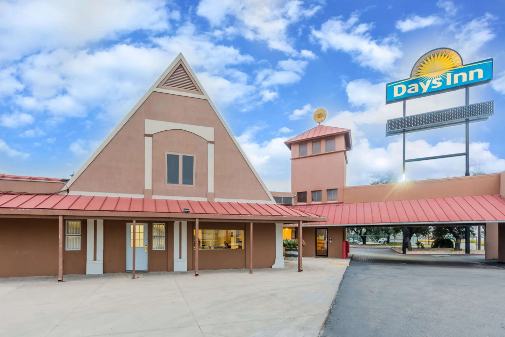 photo 1 of Days Inn by Wyndham San Antonio Splashtown/ATT Center