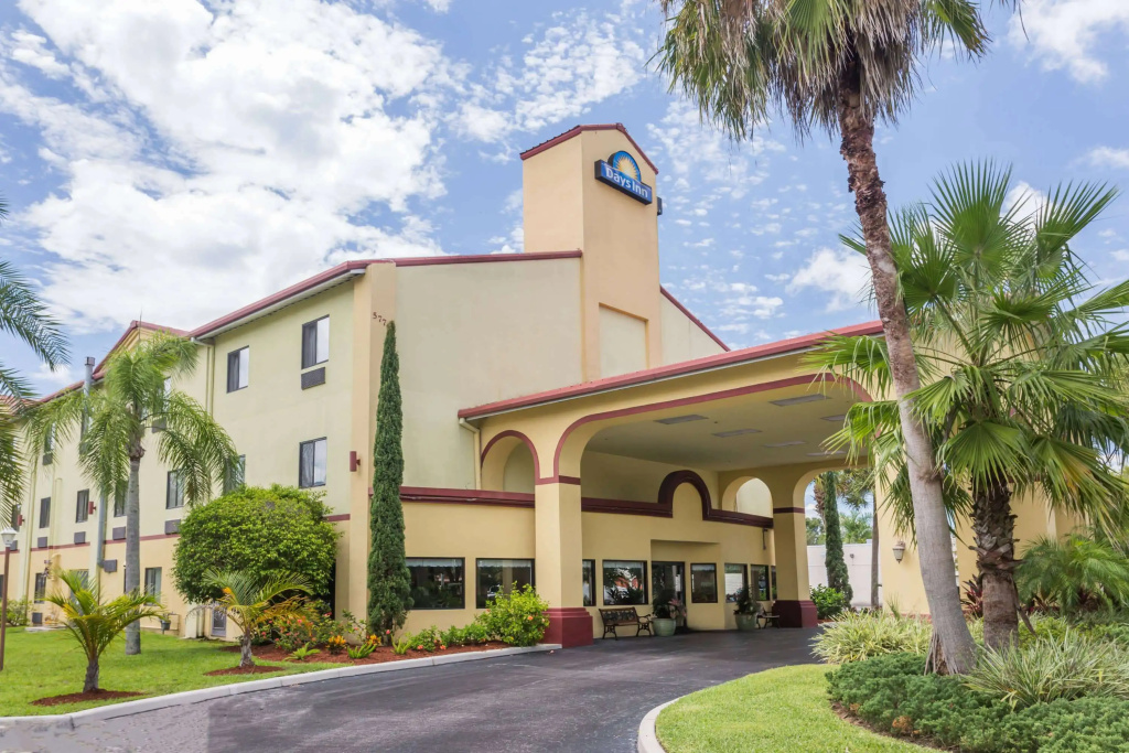 photo 1 of Days Inn by Wyndham Sarasota I-75