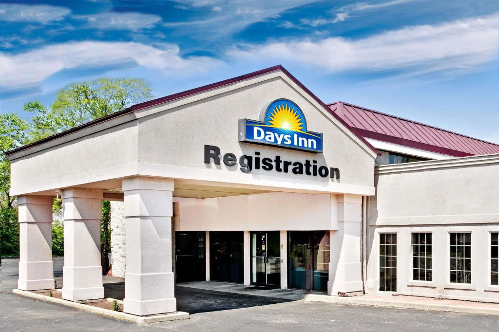 photo 1 of Days Inn By Wyndham Sharonville
