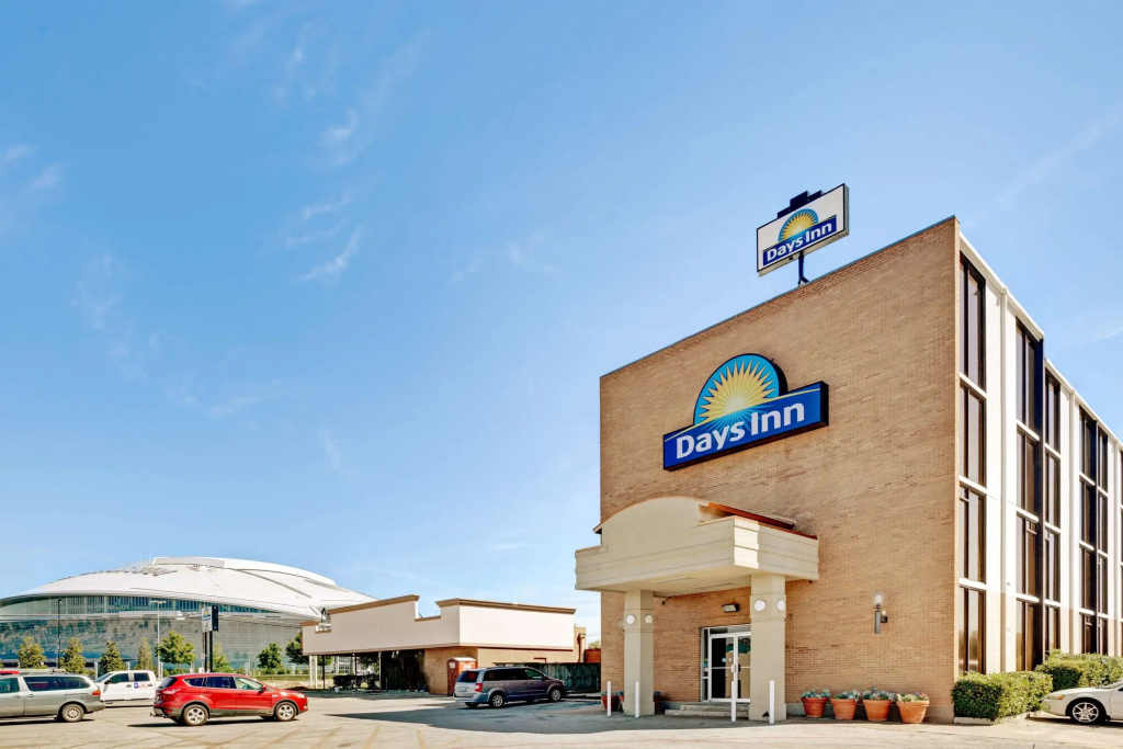 photo 1 of Motel 6 Arlington, Tx – Entertainment District