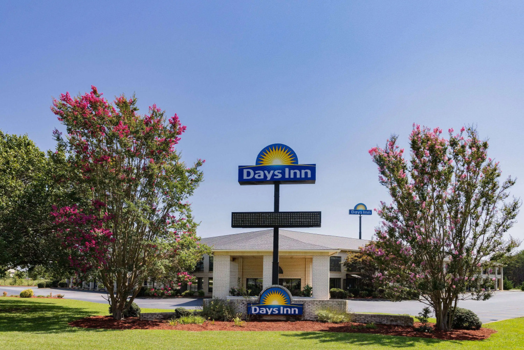 photo 1 of Days Inn by Wyndham Spartanburg Waccamaw
