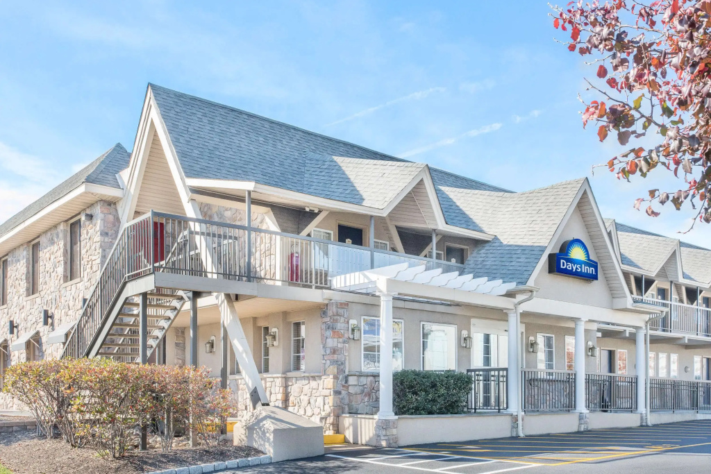 photo 1 of Days Inn by Wyndham Springfield/Phil.Intl Airport