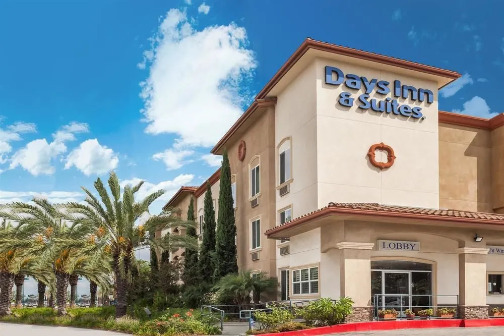 photo 1 of Days Inn & Suites Anaheim Resort
