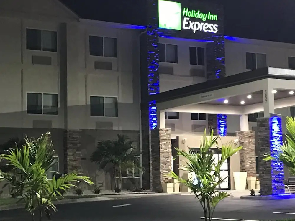 photo 1 of Holiday Inn Express Naples South - I-75
