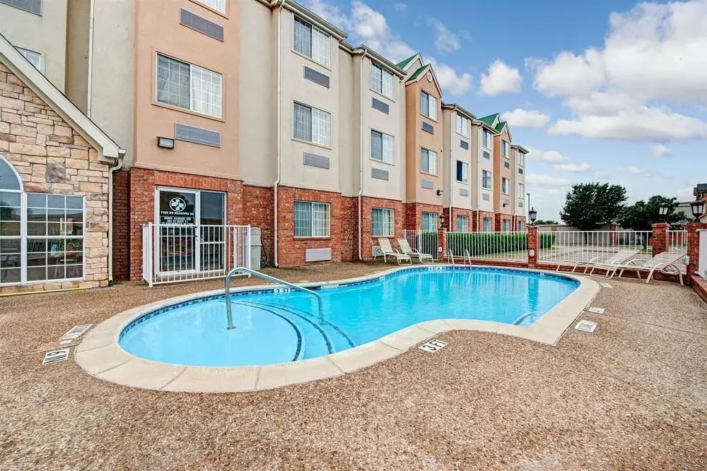 photo 1 of Days Inn & Suites Plano Medical Center/Dallas