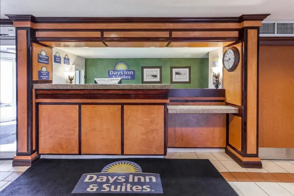 photo 1 of Days Inn & Suites Warren