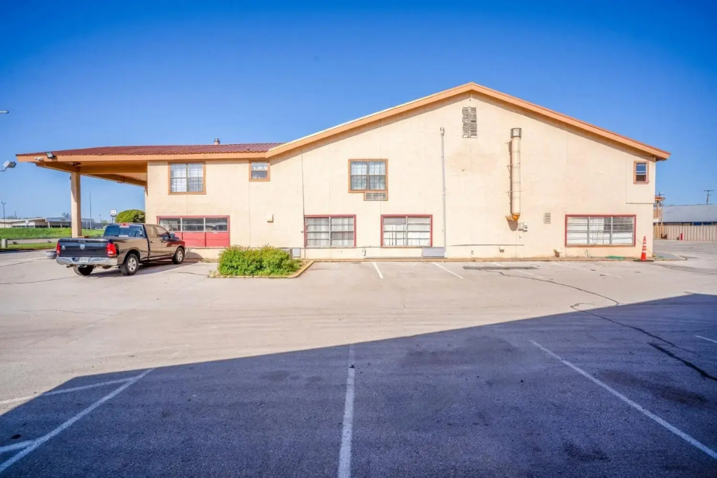 photo 1 of Days Inn by Wyndham Vernon Texas