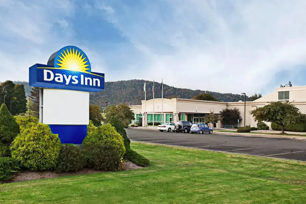 photo 1 of Days Inn Warren