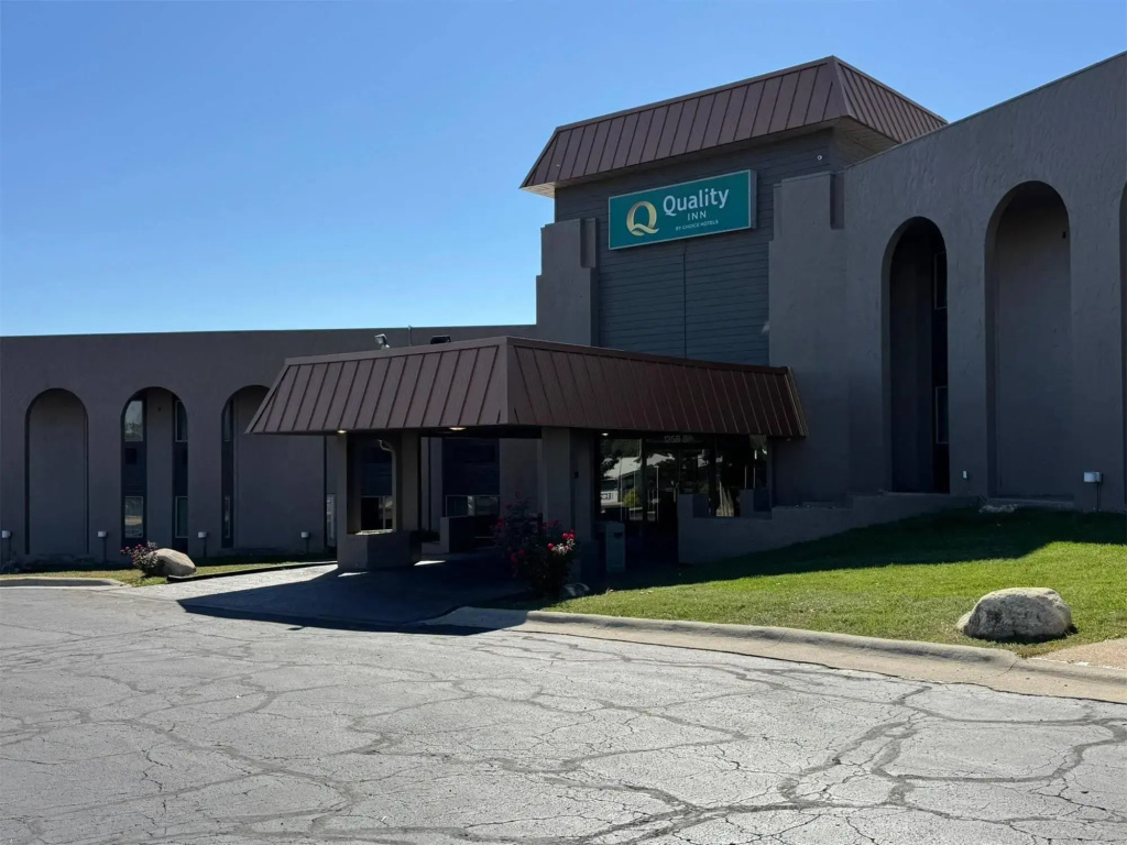 photo 1 of Quality Inn West Des Moines - Clive