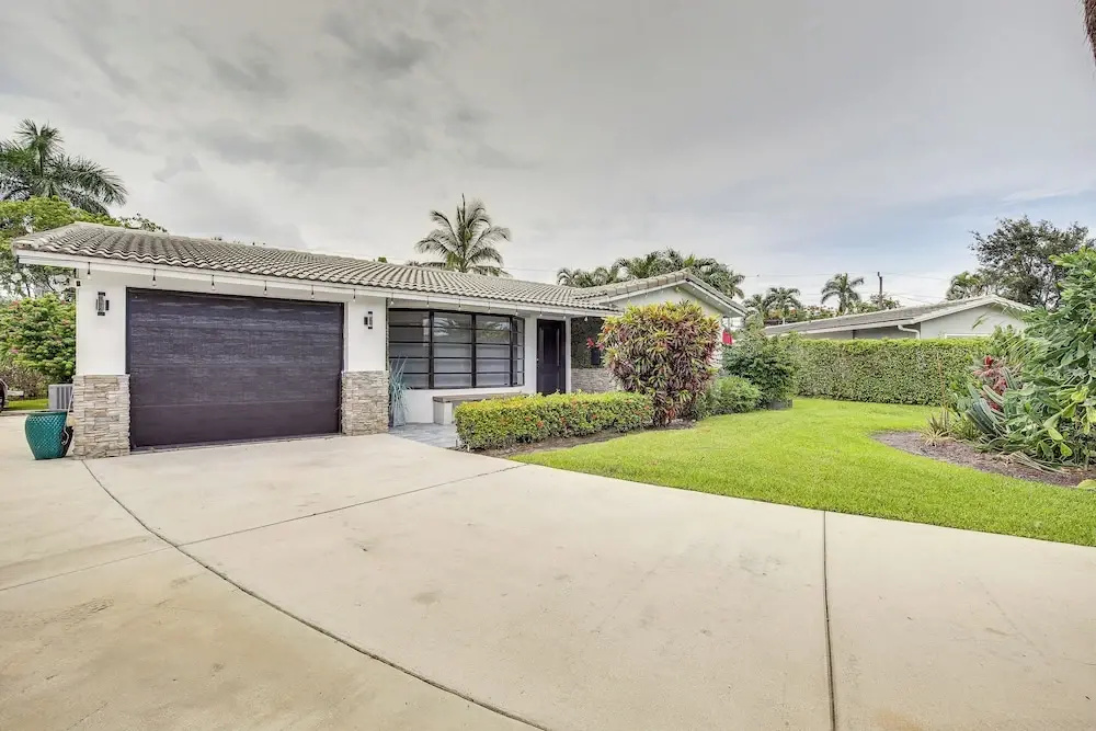 photo 1 of Furnished Patio + Gas Grill: Deerfield Beach Home