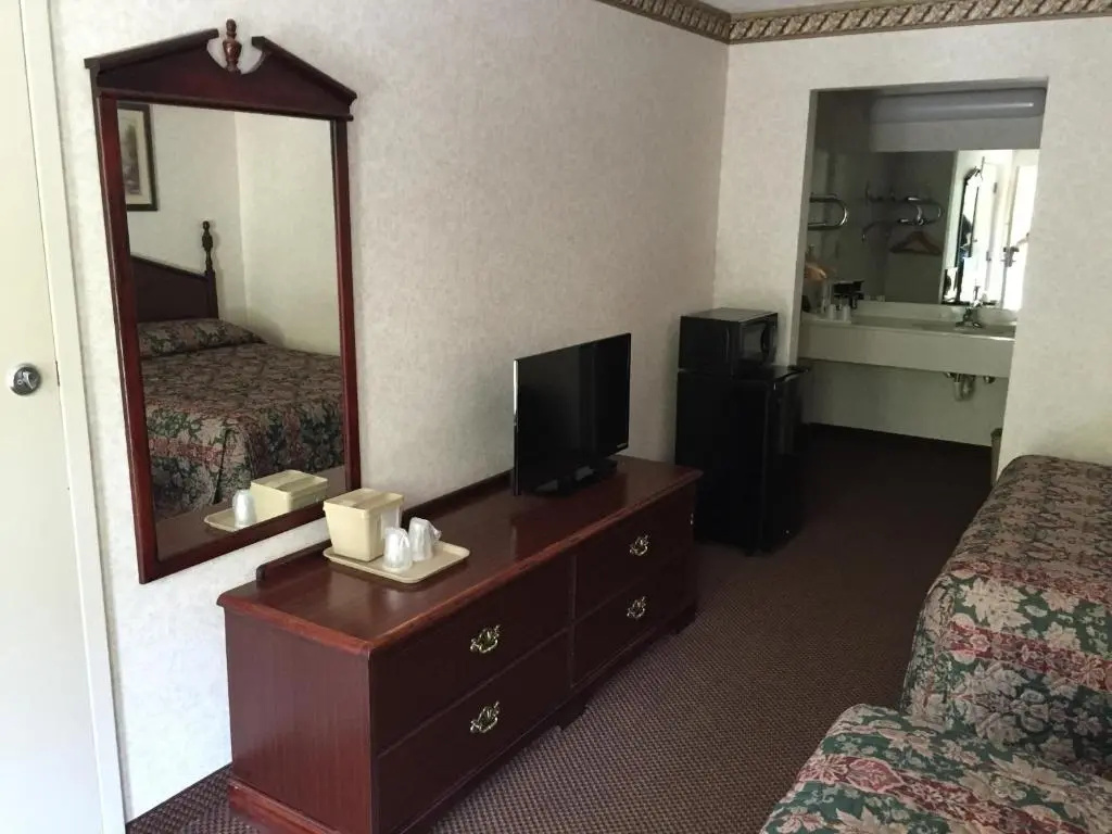 photo 1 of Deerfield Inn