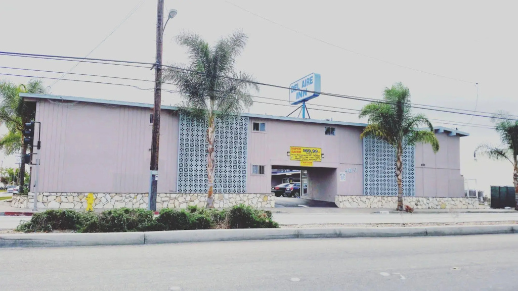 photo 1 of Del Aire Inn LAX