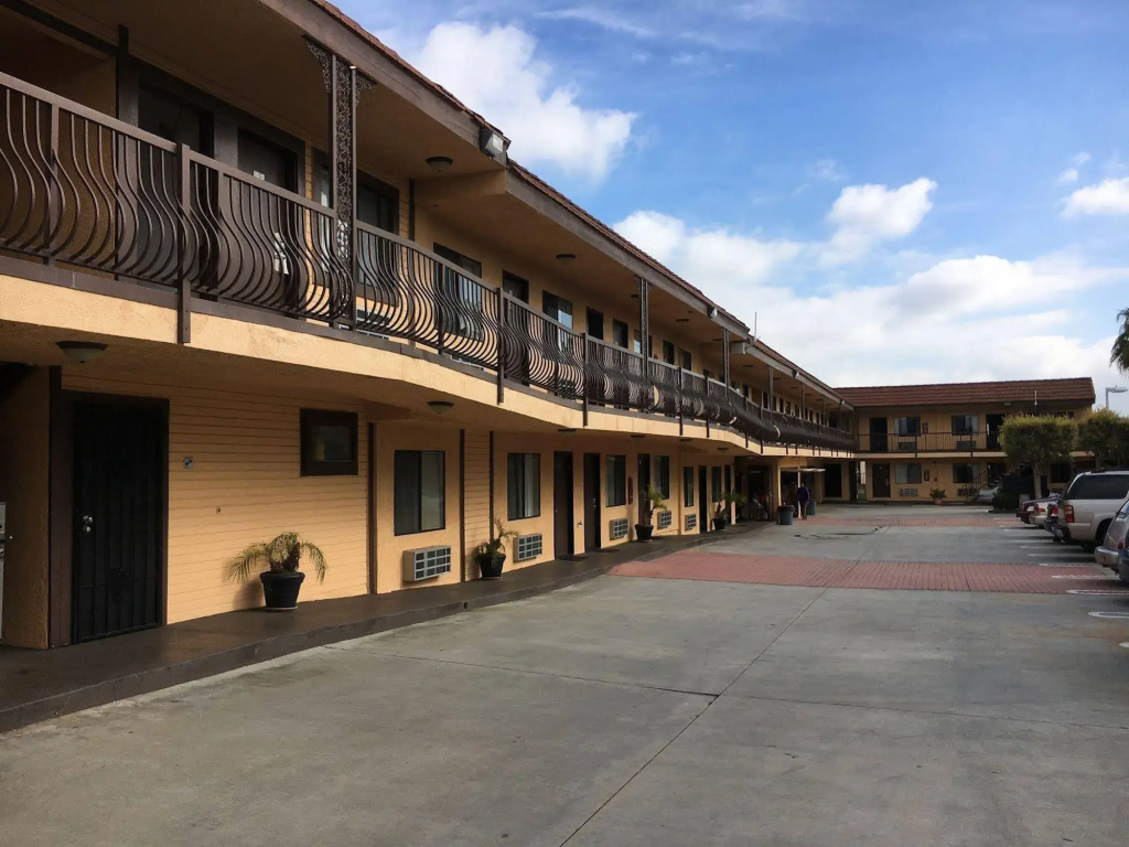 photo 1 of Del Amo Inn