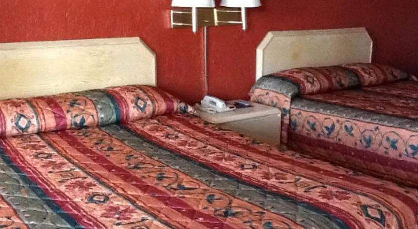 photo 1 of Deluxe Inn - Sarasota