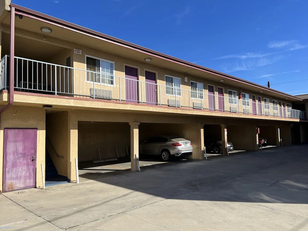 photo 1 of Deluxe Inn LA