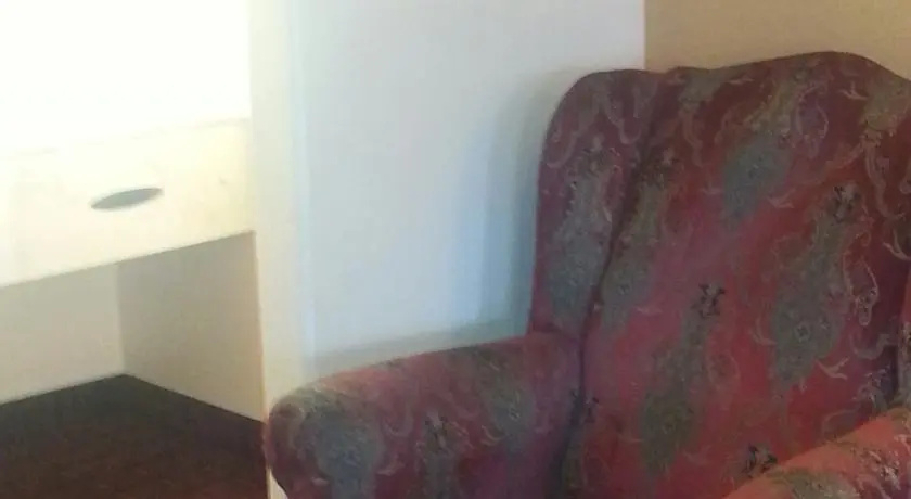 photo 1 of Deluxe Inn