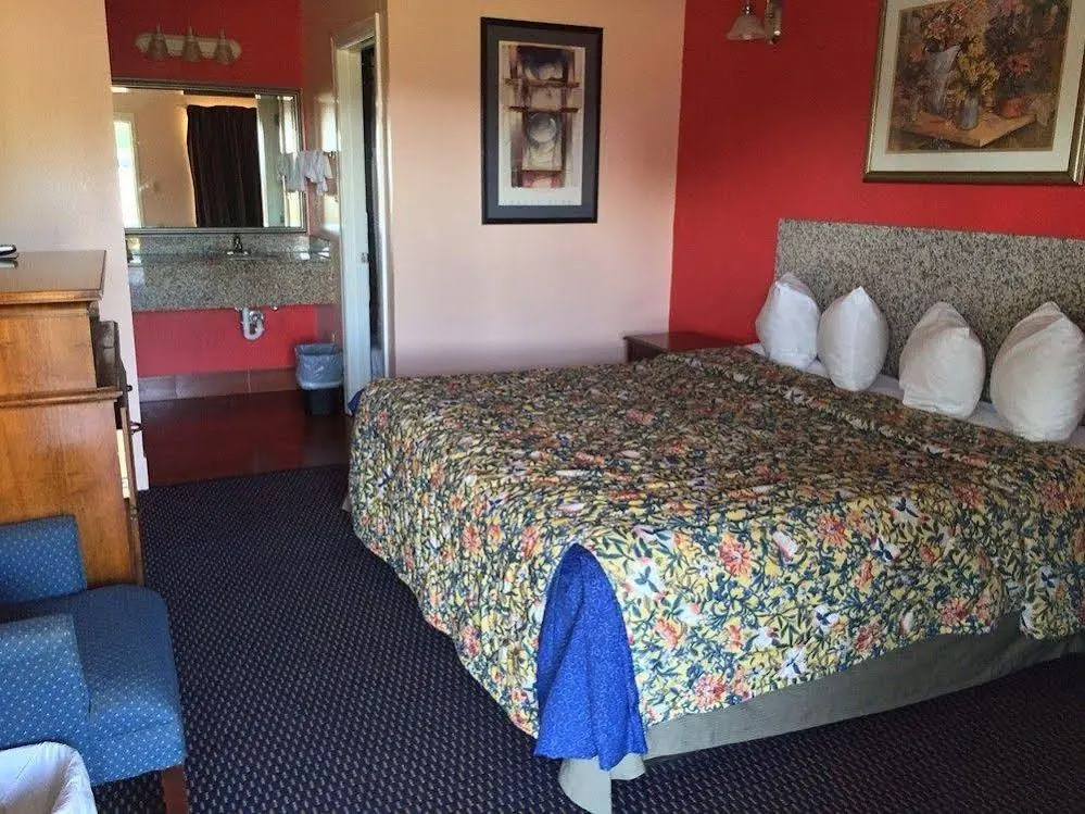 photo 1 of Deluxe Motel