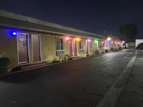 photo 1 of Deluxe Motel, Los Angeles Area