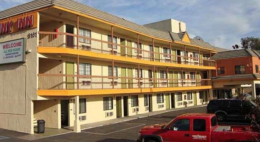 photo 1 of Rodeway Inn Commerce - Los Angeles