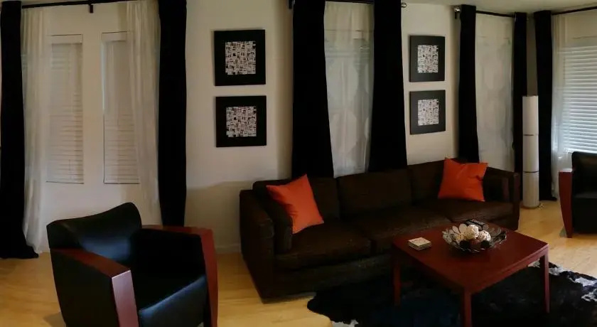 photo 1 of Detroit Villa
