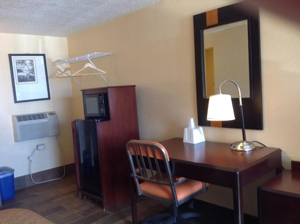 photo 1 of Diamond Inn and Suites