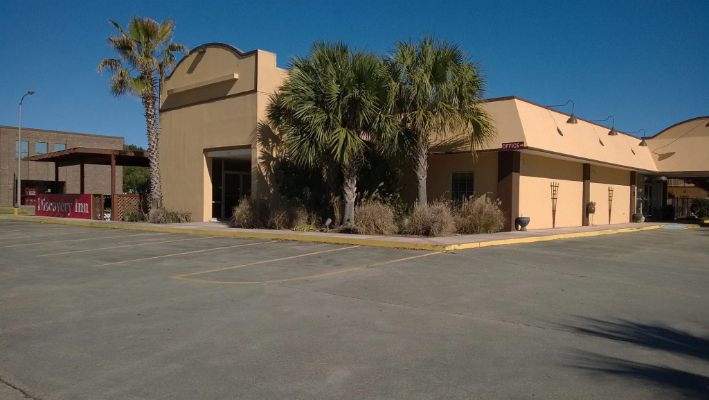 photo 1 of Discovery Inn