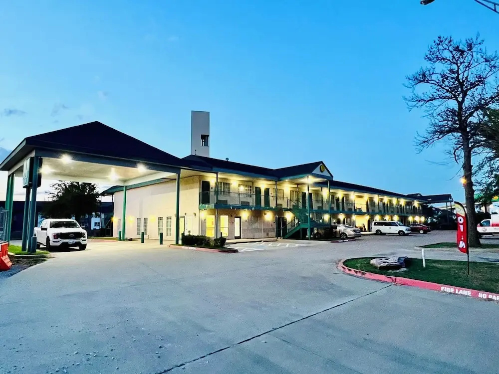 photo 1 of Rodeway Inn Garland Harbor Point