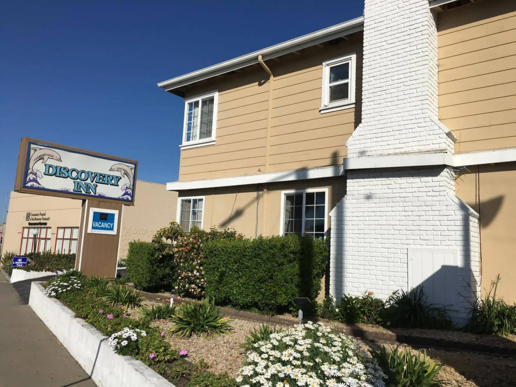 photo 1 of Discovery Inn