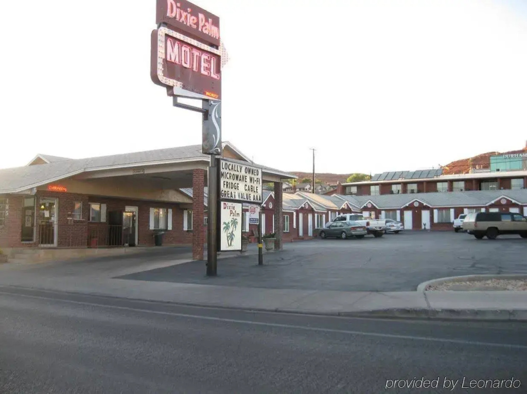 photo 1 of Dixie Palms Motel