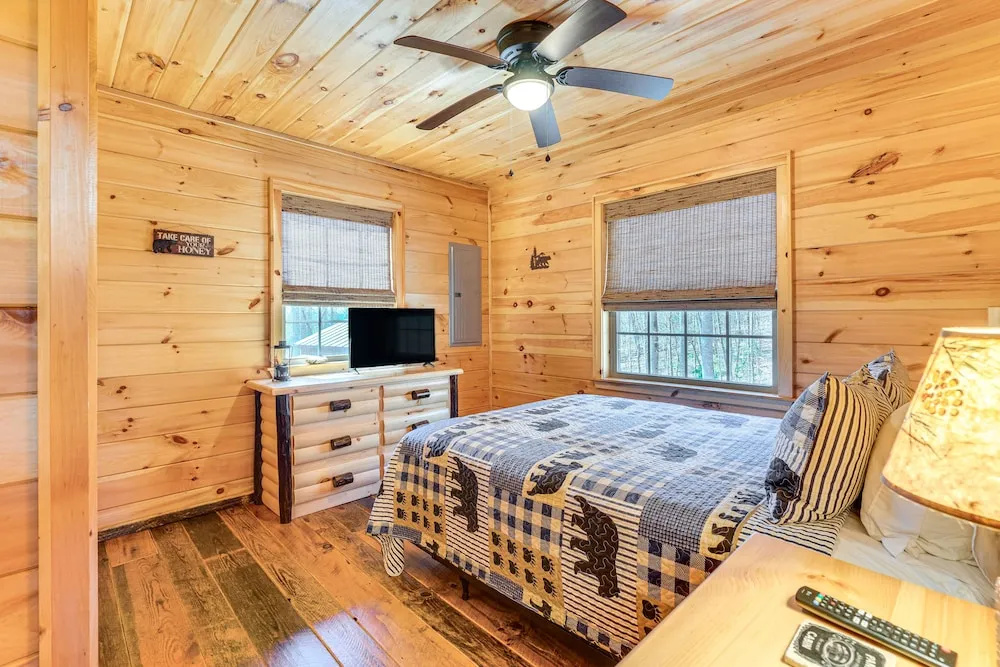 photo 1 of Hot Tub + Fire Pit: Dog-friendly Cabin in Murphy!