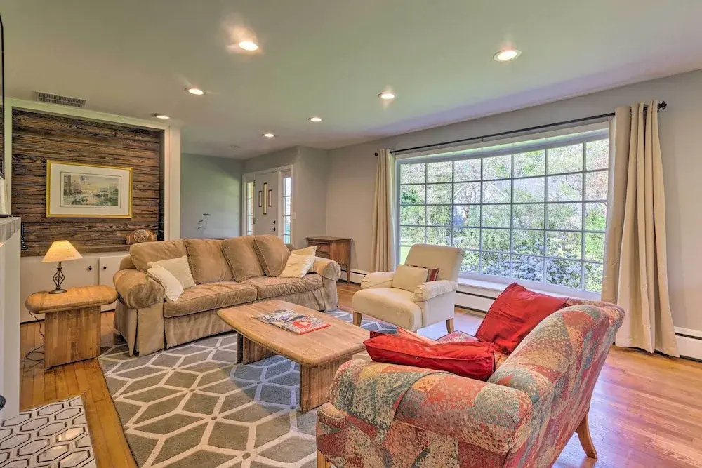 photo 1 of Dog-friendly Home: 1 Mi to Downtown Hendersonville
