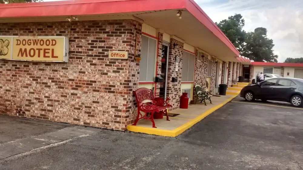 photo 1 of Dogwood Motel