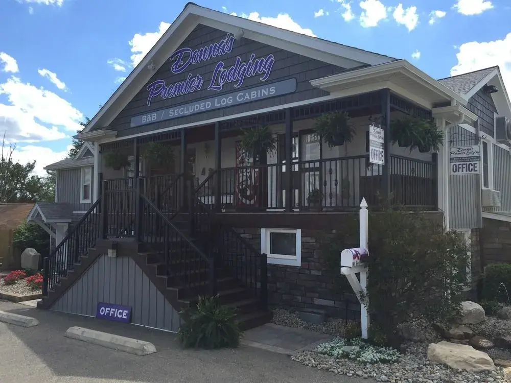 photo 1 of Donna's Premier Lodging