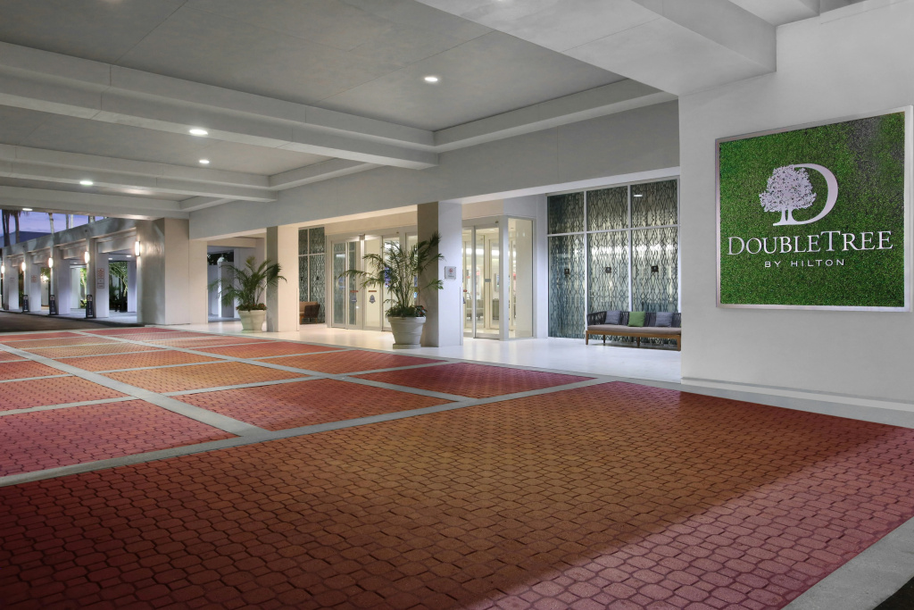 photo 1 of DoubleTree by Hilton at the Entrance to Universal Orlando