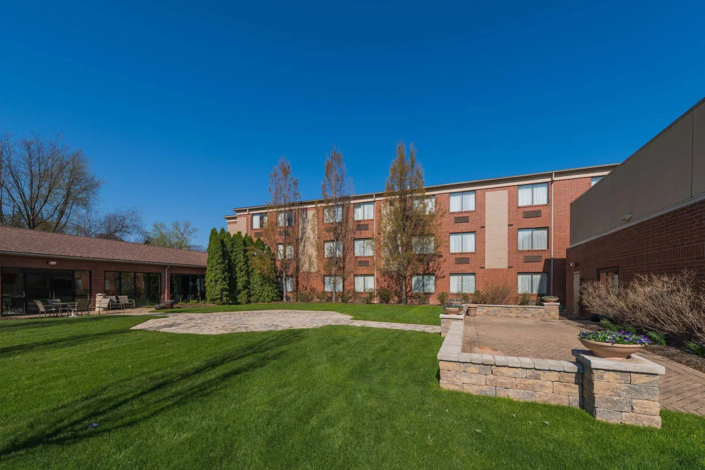 photo 1 of Holiday Inn Express Akron NW - Fairlawn by IHG
