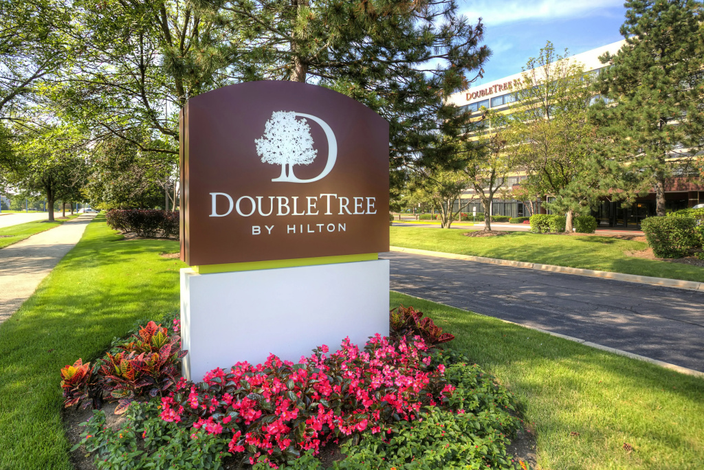 photo 1 of DoubleTree by Hilton Chicago Schaumburg