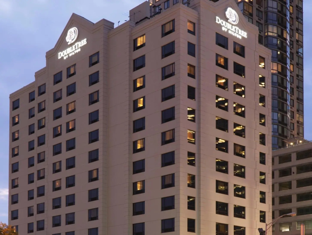 photo 1 of DoubleTree by Hilton Hotel & Suites Jersey City