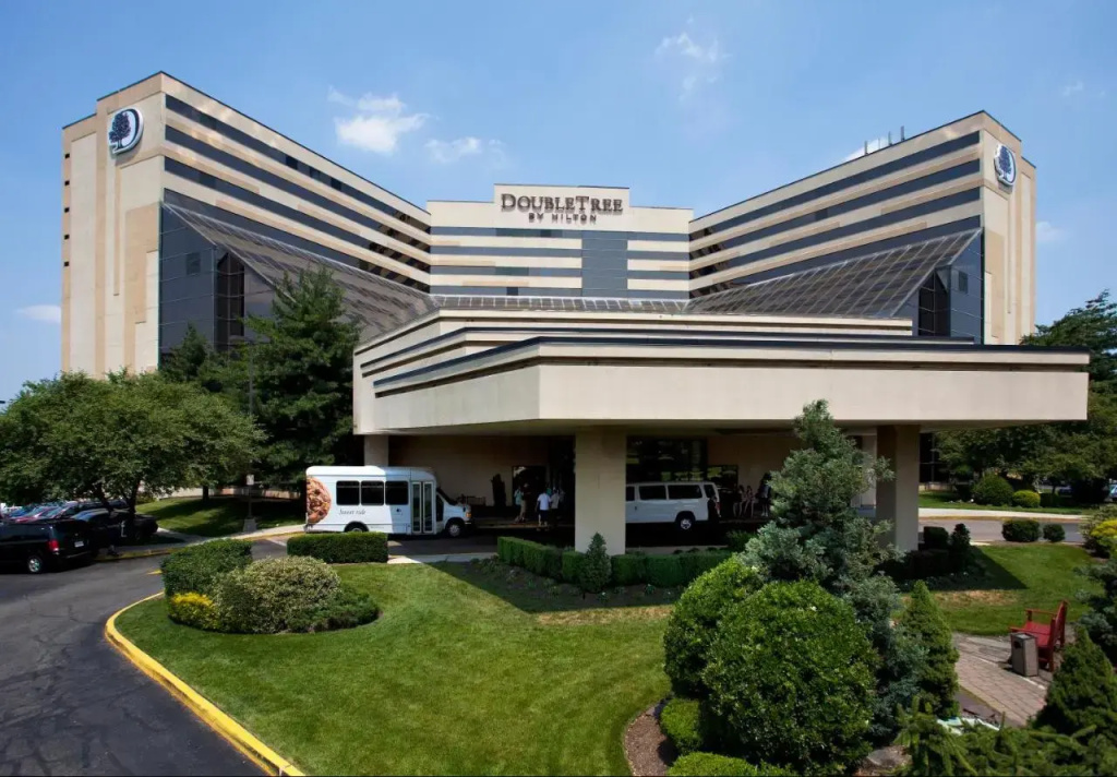 photo 1 of DoubleTree by Hilton Hotel Newark Airport