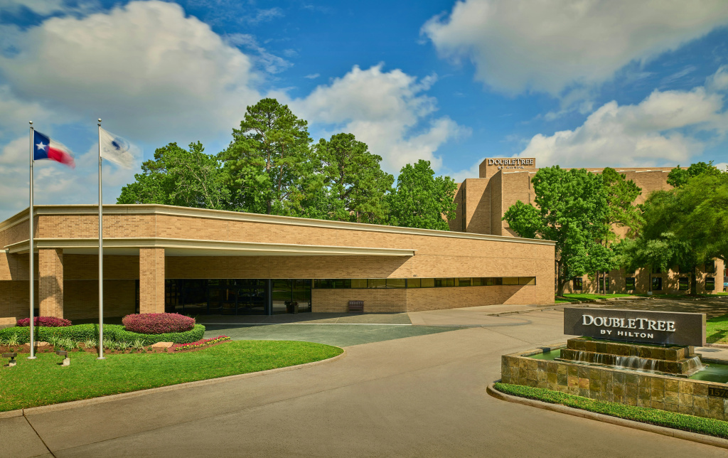 photo 1 of DoubleTree by Hilton Houston Intercontinental Airport