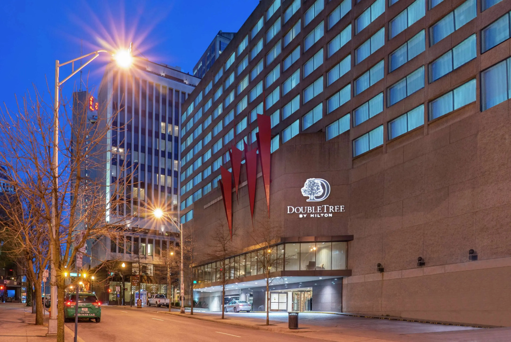 photo 1 of DoubleTree by Hilton Hotel Nashville Downtown