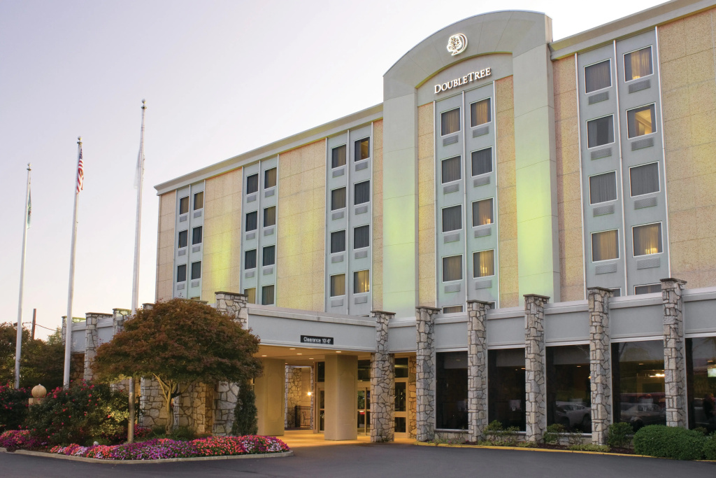 photo 1 of DoubleTree by Hilton Pittsburgh Airport