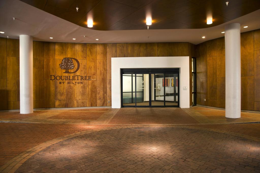 photo 1 of DoubleTree by Hilton Washington DC - Crystal City