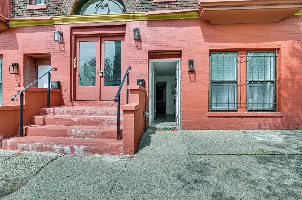 photo 1 of Walk to Downtown Albany: Ten Broeck Triangle Apt!