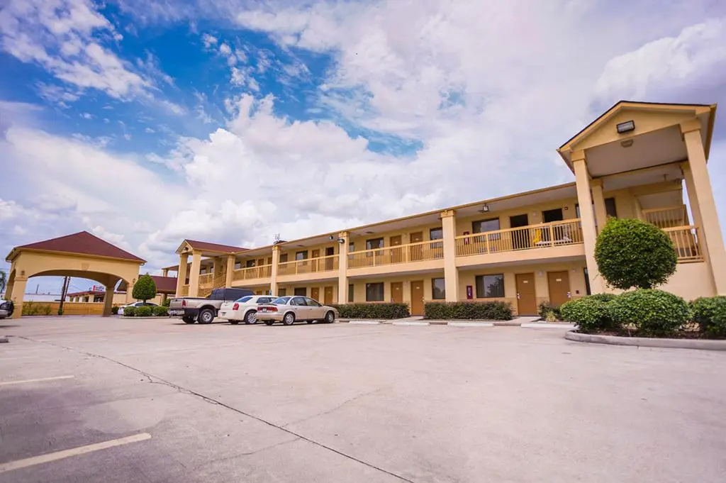 photo 1 of Downtowner Inn and Suites Hobby