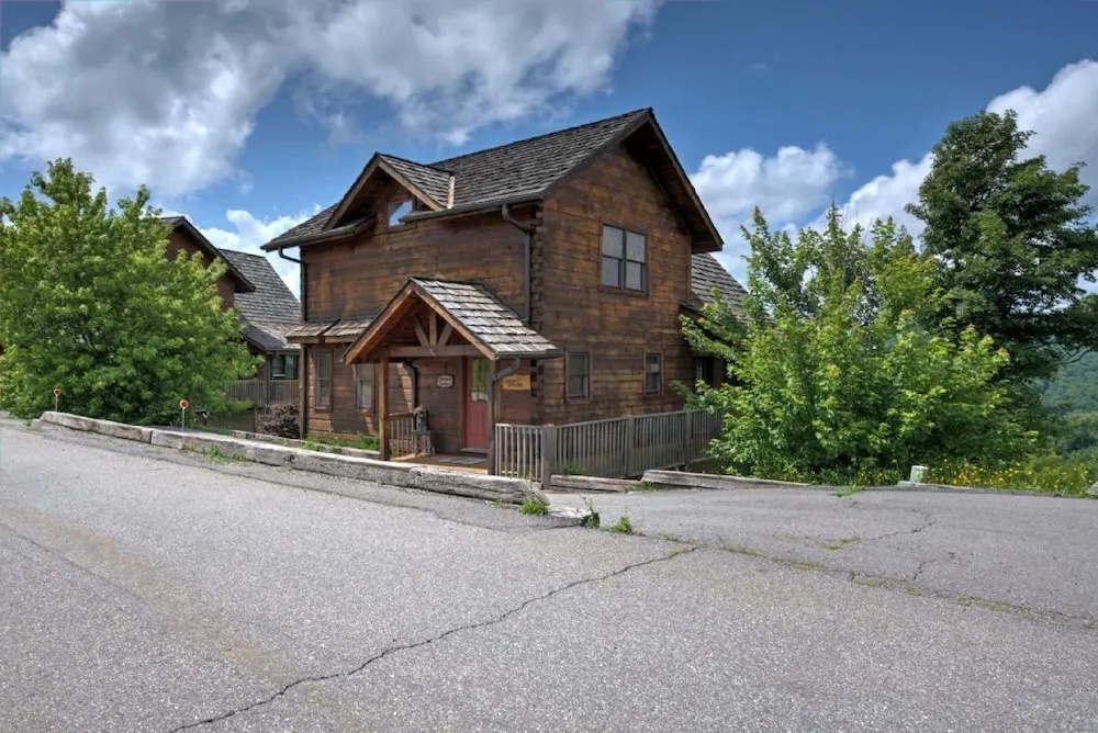 photo 1 of Dream Catcher - 4 Br Cabin
